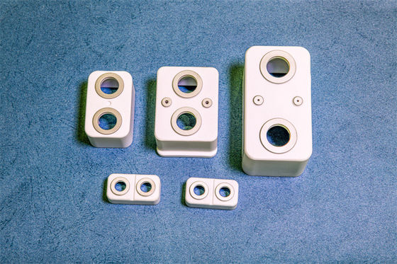 Thermal Shock Resistance 250C Alumina Ceramic Shell Ensuring Gas Tightness ≤1.0 10-11 Material for Foundry Applications