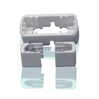 اجزای سرامیکی آلومینا با چگالی بالا 3.9 G/cm3، ولتاژ شکست 20 کیلو ولت بر میلی‌متر و مقاومت در برابر شوک حرارتی 250 درجه سانتی‌گراد